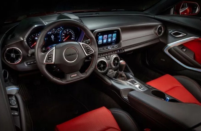 2021 Chevrolet Camaro Interior