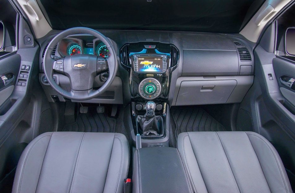 New 2024 Chevy S-10 EV Interior