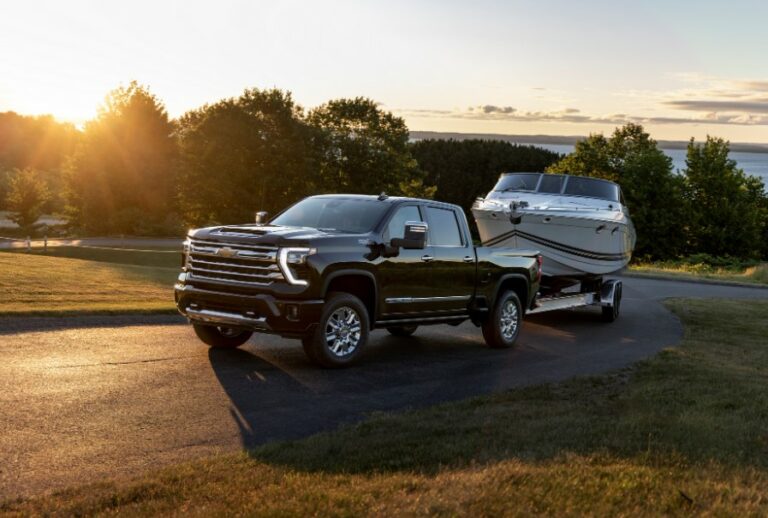 2024 Chevrolet Silverado HD Interior