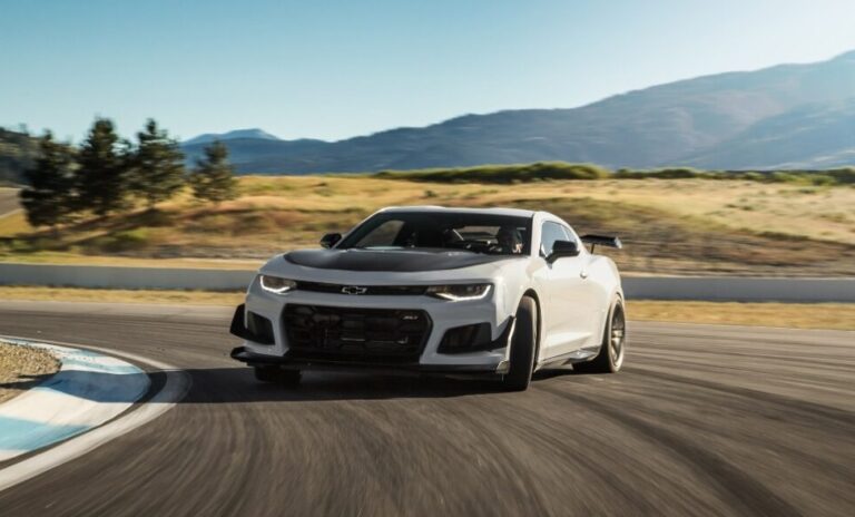 2026 Chevrolet Camaro ZL1 Coupe Pictures