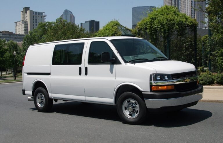 New 2026 Chevrolet Express Pictures